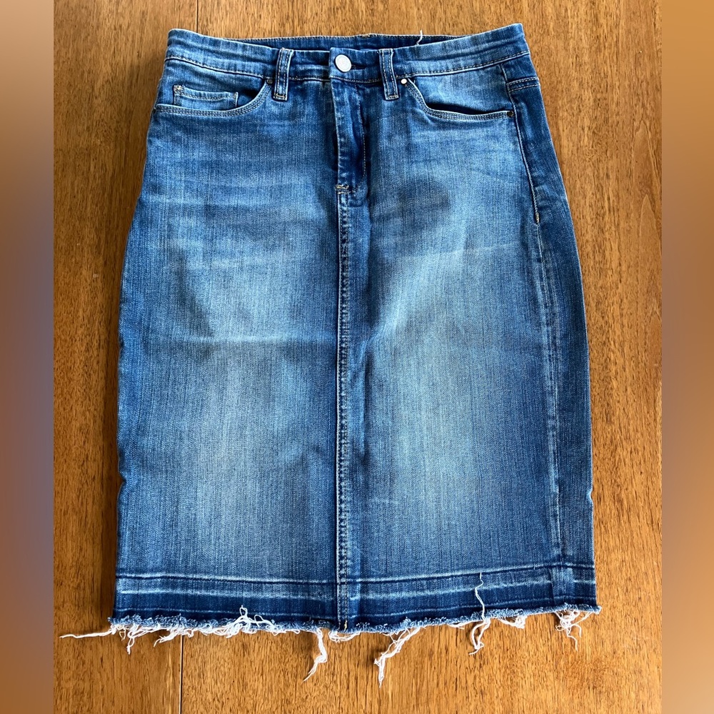 Blank - Jean pencil skirt with frayed hem- 6